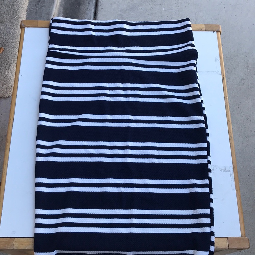 Lularoe Cassie size XS